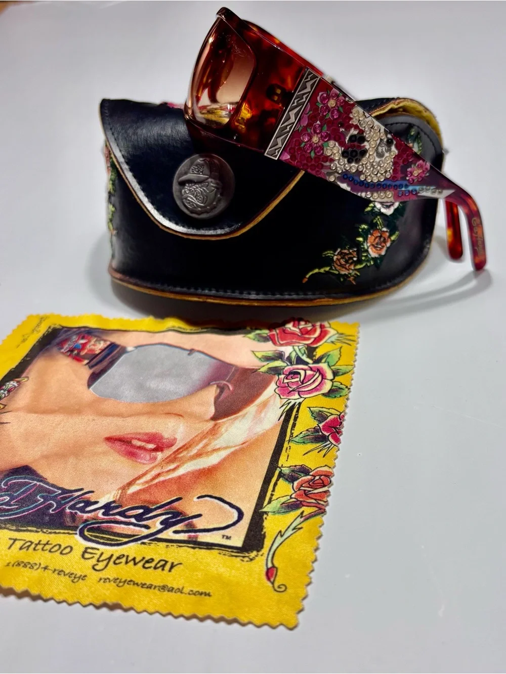 Vintage y2k Ed Hardy EHS-004 Sunglasses with Black Floral Embroidered Case